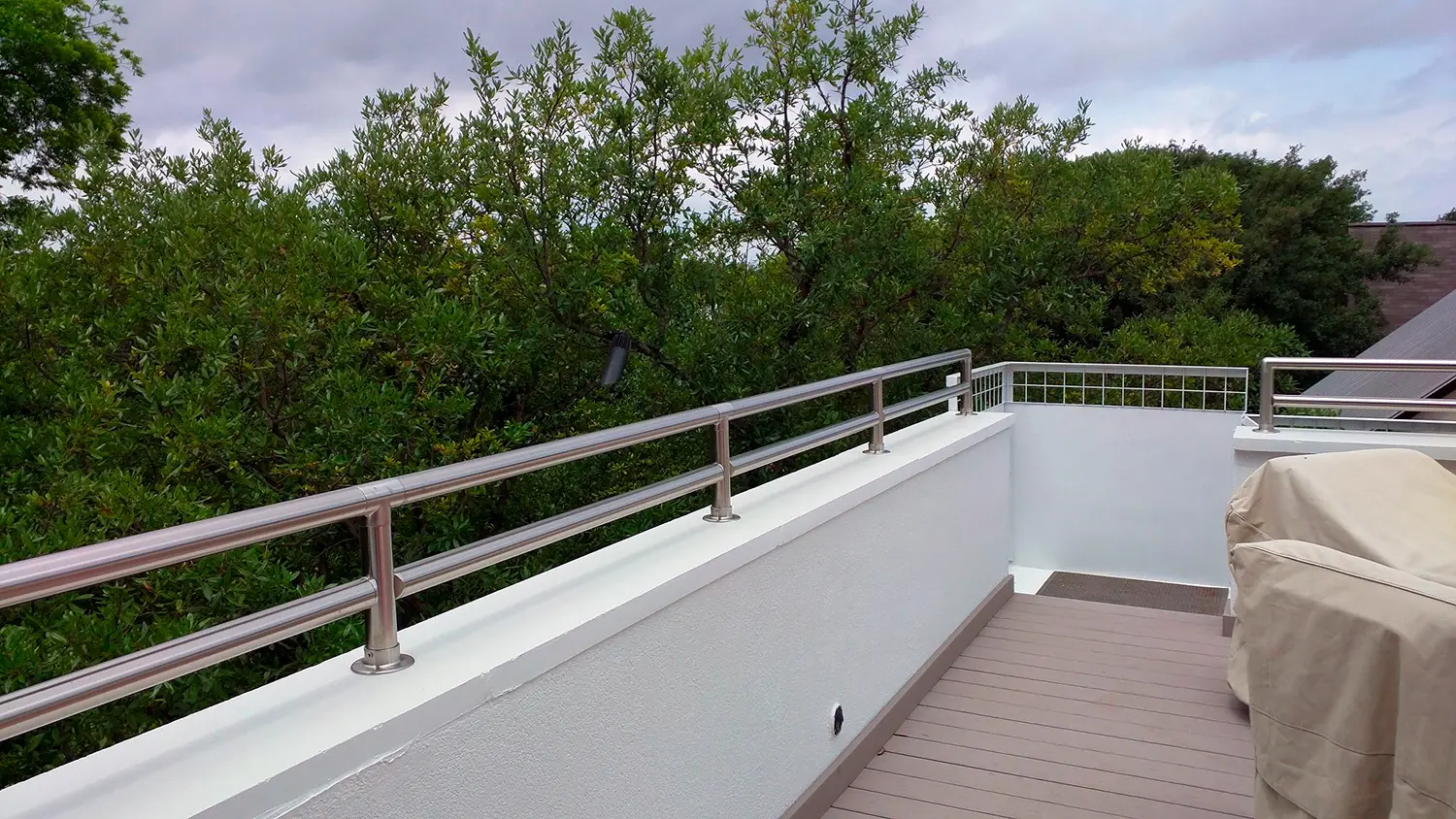 ᑕ ᑐ Pre-Built Deck Railing - Is It Worth It?